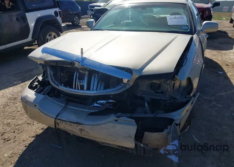 2007 Lincoln Town Car Signature из США, поврежденный, VIN 1LNHM81WX7Y639308